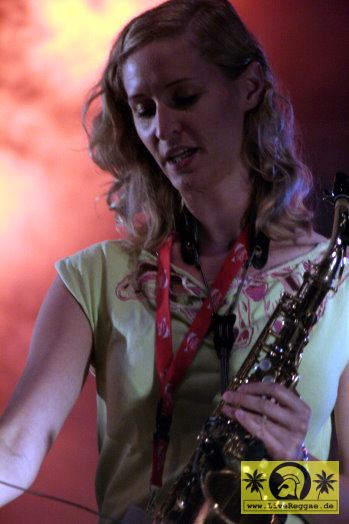 Mutabor (D) 11. Chiemsee Reggae Festival, Übersee - Tent Stage 20. August 2005 (2).jpg